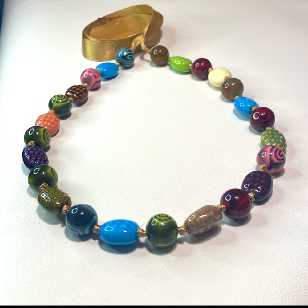 Fabulous ceramic artsy necklace.